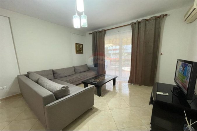 Tirane, jepet me qera apartament 1+1+Aneks+Ballkon, , 73 m² 500 € (Liqeni i Thate)