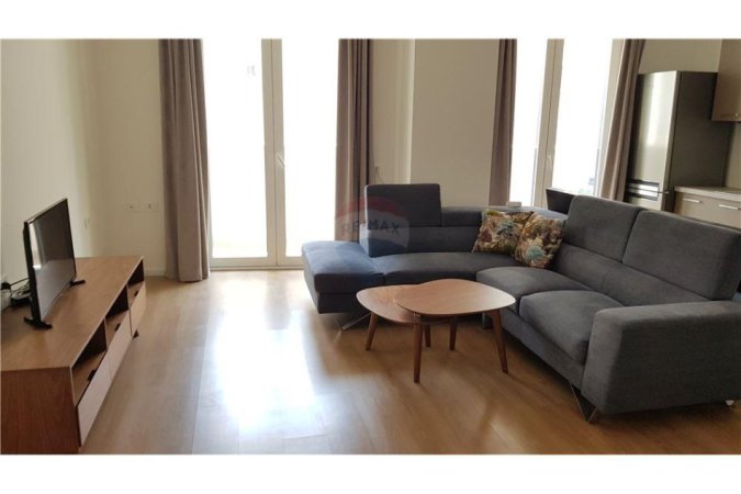 Tirane, jepet me qera apartament 2+1+Ballkon, Kati 3, 120 m² 700 € (Rruga Frosina Plaku)