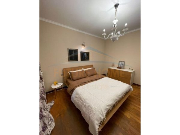 Tirane, jepet me qera Vile 3 Katshe, , 360 m² 1,900 € (Selite)