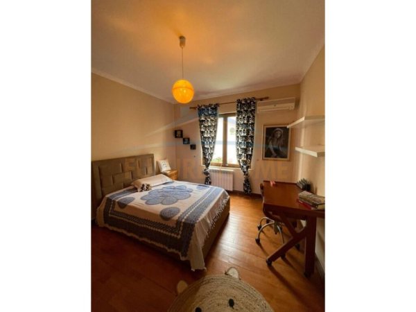 Tirane, jepet me qera Vile 3 Katshe, , 360 m² 1,900 € (Selite)