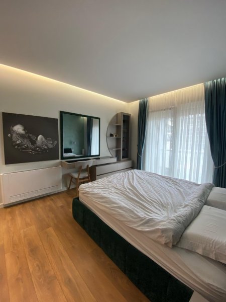 Tirane, jepet me qera apartament 2+1+Ballkon, Kati 5, 108 m² 1,100 € (QENDER)