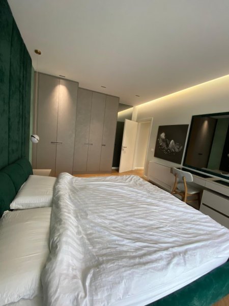 Tirane, jepet me qera apartament 2+1+Ballkon, Kati 5, 108 m² 1,100 € (QENDER)
