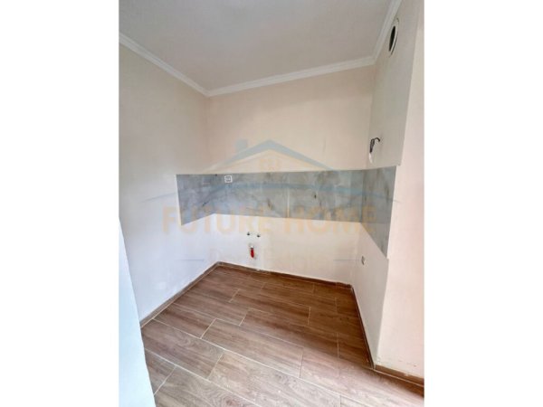 Tirane, shitet apartament 1+1, Kati 3, 63 m² 95,000 € (ISH PARKU)