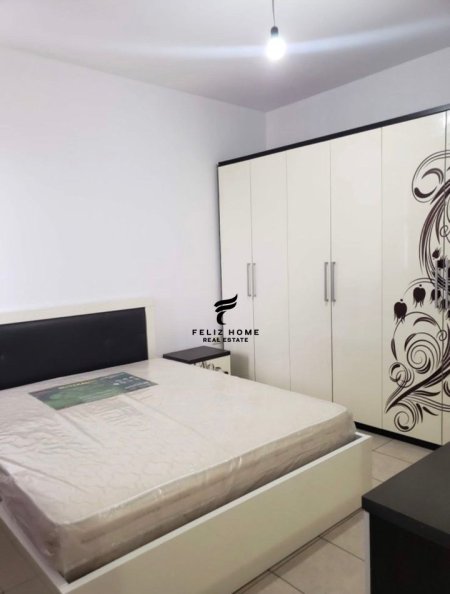 Tirane, jepet me qera apartament 1+1, Kati 5, 100 m² 360 € (FRESKU)