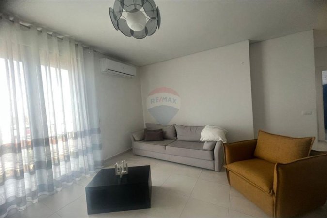 Shqiperi, jepet me qera apartament 1+1, Kati 7, 65 m² 450 € (pallati me shigjeta)