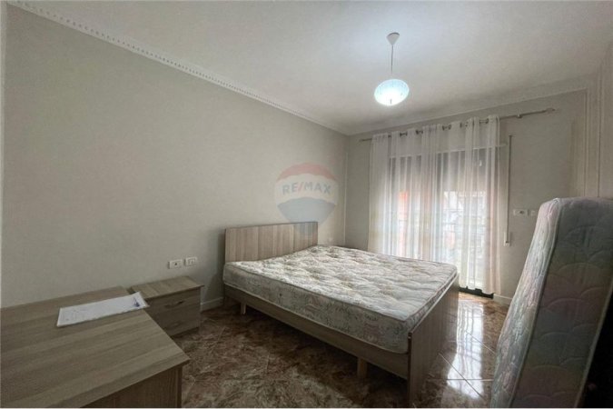 Tirane, jepet me qera apartament 1+1, Kati 4, 73 m² 500 € (fusha aviacionit)