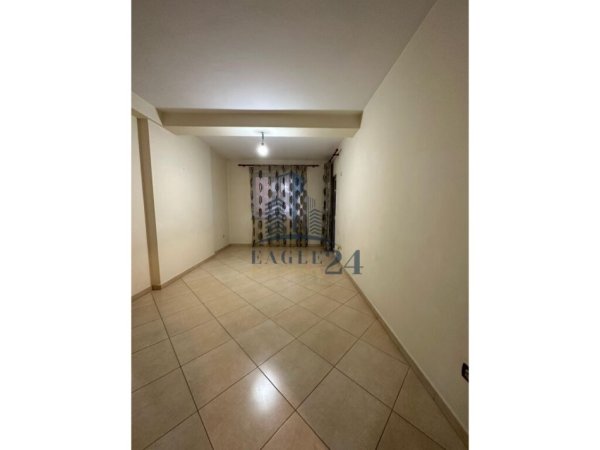 Tirane, jepet me qera 2+1, Kati 2, 80 m² 350 € (astir)