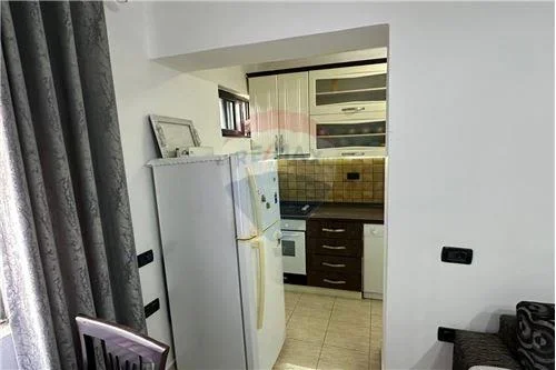 Tirane, jepet me qera apartament 2+1+Ballkon, Kati 5, 72 m² 500 € (Rruga Asim Vokshi)