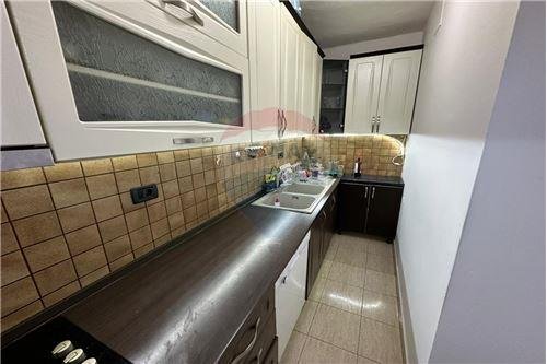 Tirane, jepet me qera apartament 2+1+Ballkon, Kati 5, 72 m² 500 € (Rruga Asim Vokshi)