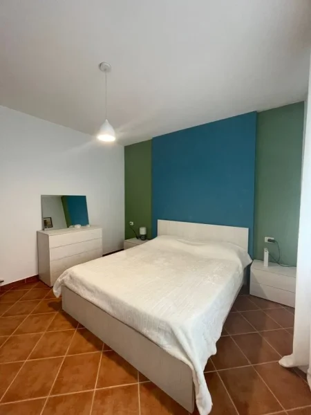 Tirane, jepet me qera apartament 2+1+Ballkon, Kati 2, 110 m² 600 € (Mine Peza)