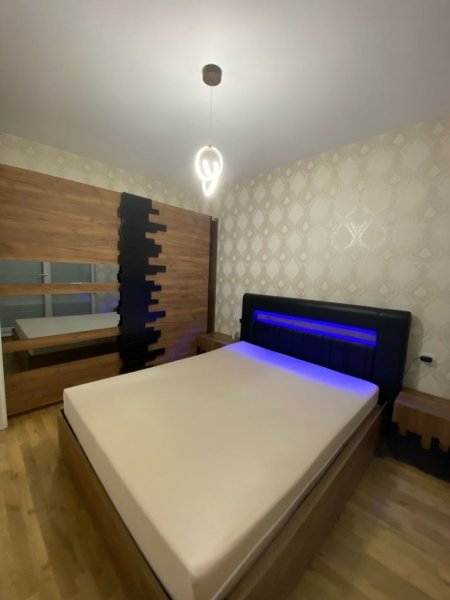 Tirane, jap me qera apartament 2+1+Ballkon, Kati 5, 77 m² 550 € (Siri Kodra)