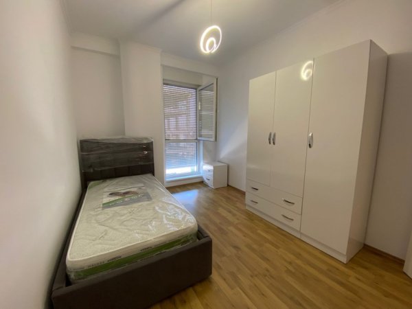 Tirane, jap me qera apartament 2+1+Ballkon, Kati 5, 77 m² 550 € (Siri Kodra)