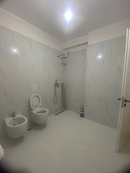 Tirane, shitet apartament 1+1+Ballkon, Kati 5, 70 m² 135,000 € (RRUGA E ELBASANIT)