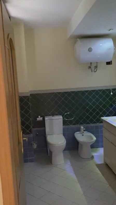 Tirane, jepet me qera apartament 4+1+A+BLK Kati 4, 150 m² 600 Euro (rruga elbasanit)