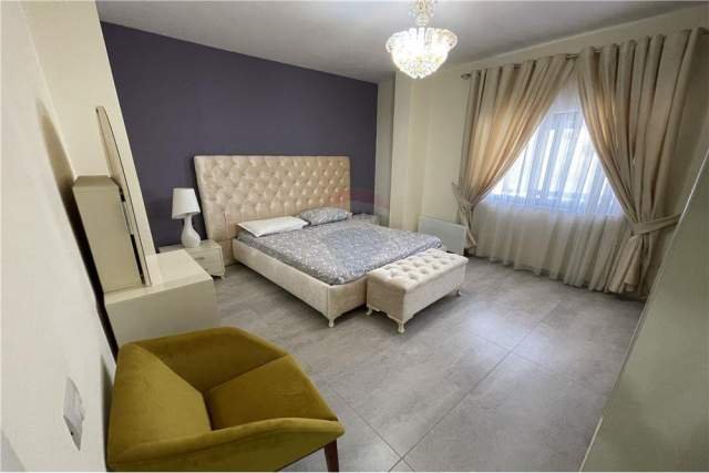 Tirane, jepet me qera apartament 2+1 Kati 3, 105 m² 450 Euro (rruga ferit xhajko)