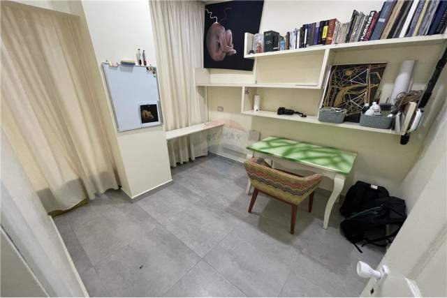 Tirane, jepet me qera apartament 2+1 Kati 3, 105 m² 450 Euro (rruga ferit xhajko)