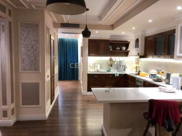 Durres, shes apartament duplex Kati 2, 300 m² 220.000 Euro (vila zogut)