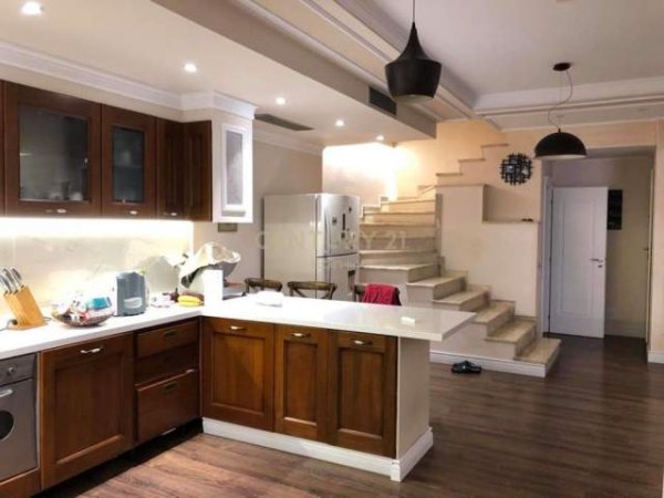 Durres, shes apartament duplex Kati 2, 300 m² 220.000 Euro (vila zogut)