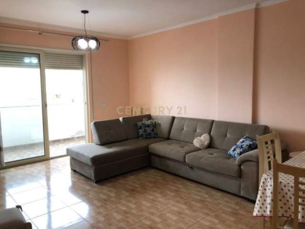 Durres, jepet me qera apartament Kati 7, 60 m² 250 Euro (plazh)