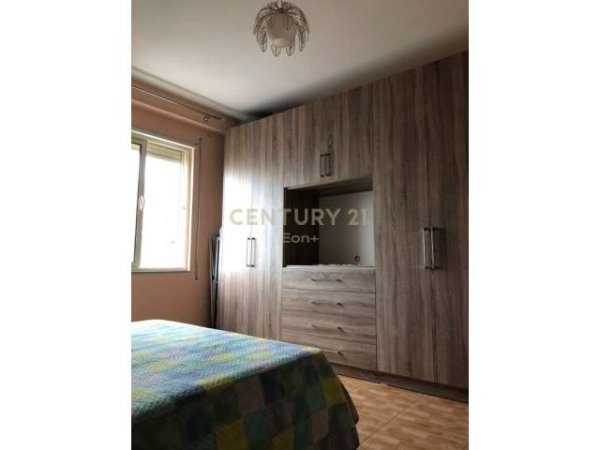 Durres, jepet me qera apartament Kati 7, 60 m² 250 Euro (plazh)