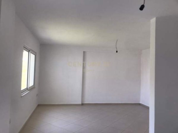 Durres, jepet me qera apartament Kati 5, 63 m² 140 Euro