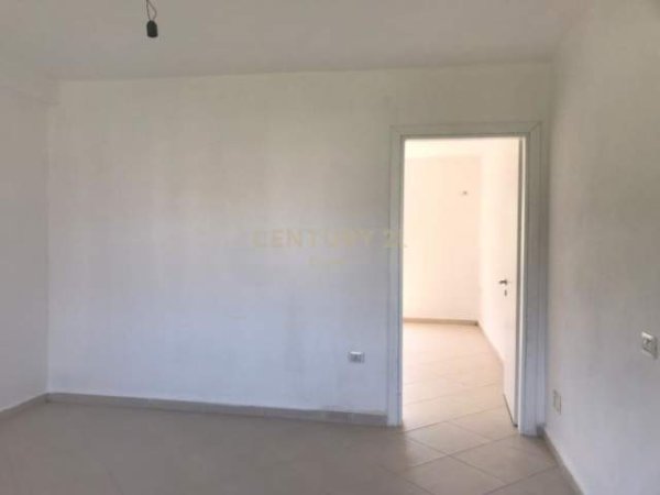 Durres, jepet me qera apartament Kati 5, 63 m² 140 Euro