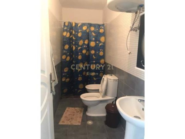 Durres, jepet me qera apartament Kati 5, 57 m² 140 Euro