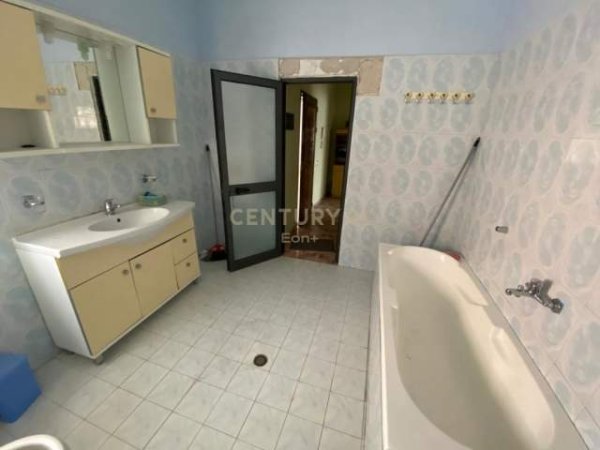 Durres, shitet apartament Kati 3, 110 m² 54.000 Euro