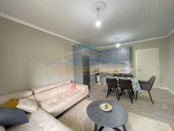 Tirane, jepet me qera apartament 2+1+BLK Kati 1, 114 m² 500 Euro (Unaza e re)