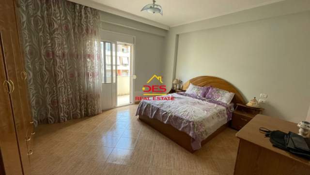 Vlore, shitet apartament Kati 7, 104 m² 110.000 Euro (Rruga Çamëria)