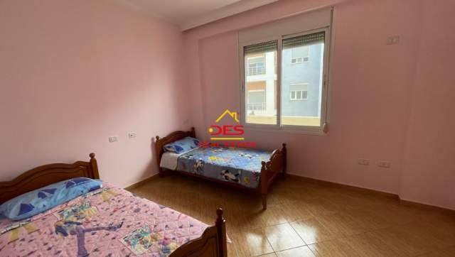 Vlore, shitet apartament Kati 7, 104 m² 110.000 Euro (Rruga Çamëria)