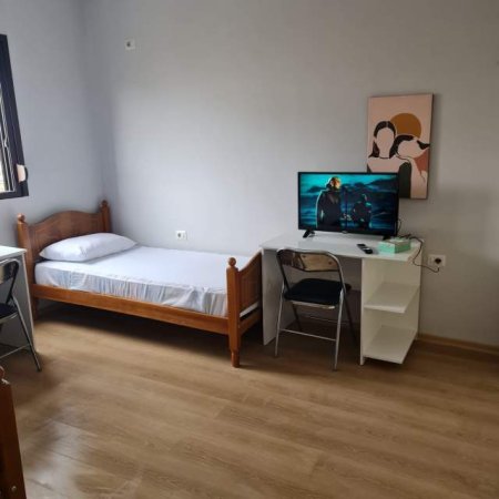Tirane, ndarje qeraje apartament duplex 3+1+A+BLK Kati 5, 120 m² 16.000 Leke (Ferit Xhajko)