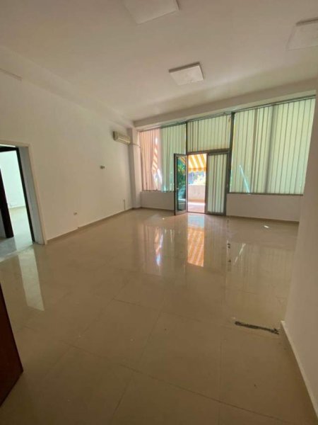 Tirane, jepet me qera zyre Kati 2, 73 m² 450 Euro (Tish Dahija)