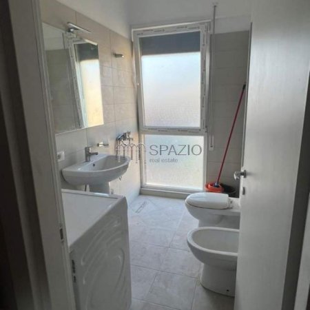 Tirane, jepet me qera apartament 1+1 Kati 5, 60 m² 400 Euro (Rruga Dritan Hoxha)