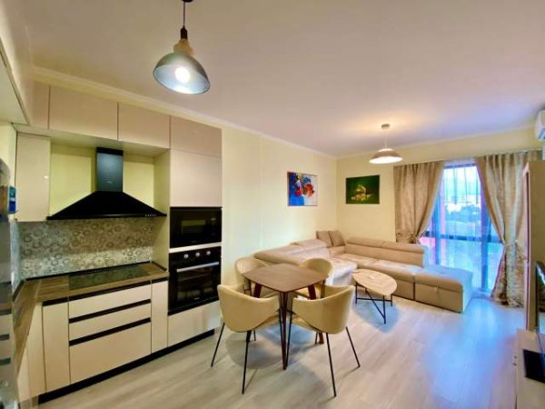Tirane, jepet me qera apartament 1+1+BLK Kati 6, 61 m² 400 Euro (Farmacia 10)