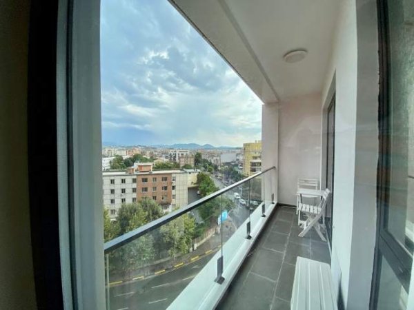 Tirane, jepet me qera apartament 1+1+BLK Kati 6, 61 m² 400 Euro (Farmacia 10)