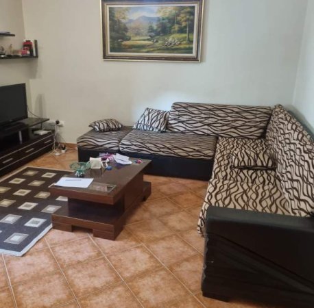 Tirane, jepet me qera apartament 1+1+BLK Kati 4, 71 m² 35.000 Leke
