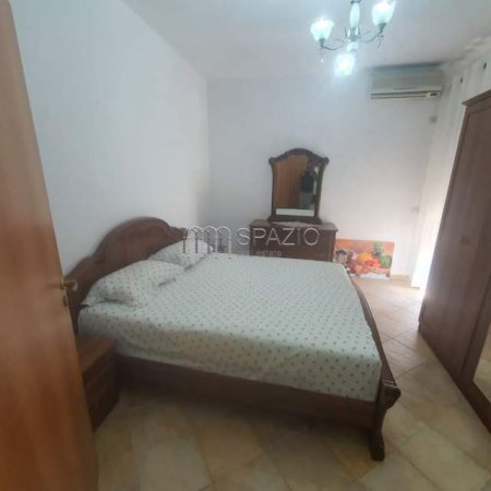Tirane, jepet me qera apartament 2+1 Kati 3, 130 m² 600 Euro (9 kateshet)