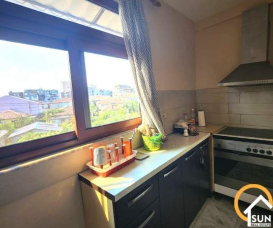 Shkoder, jepet me qera apartament 1+1 Kati 3, 65 m² 18.000 Leke (MBRAPA TEATER MIGJENI)