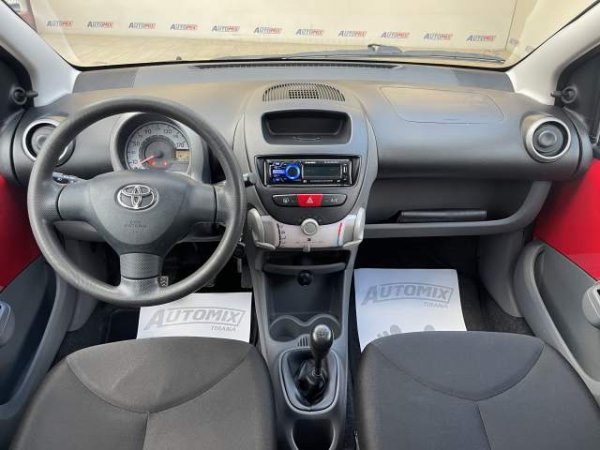 Tirane, shes makine Toyota aygo Viti 2008, 3.600 Euro