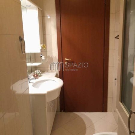 Tirane, jepet me qera apartament 2+1 Kati 1, 113 m² 470 Euro (Don Bosko)