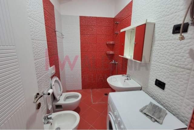 Tirane, jepet me qera apartament 1+1+BLK Kati 4, 70 m² 500 Euro (Marko Bocari)