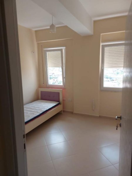 Tirane, jepet me qera apartament 2+1 Kati 7, 105 m² 40.000 Leke (Rruga e Kavajës)