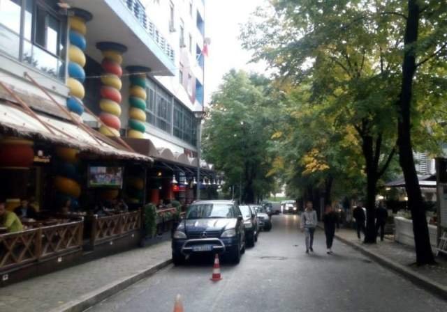 Tirane, jepet me qera ambjent biznesi Kati 2, 220 m² 3.500 Euro (Rrugica Sales)