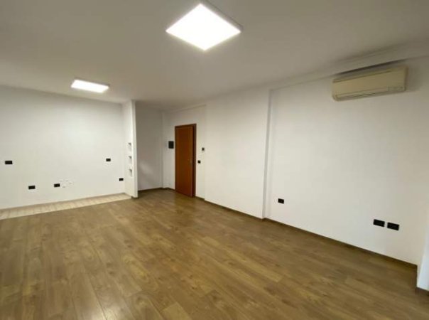 Tirane, jepet me qera apartament 2+1+BLK Kati 12, 98 m² 700 Euro (Rezidenca Delijorgji Park)