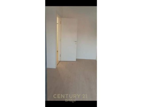 Tirane, jepet me qera apartament 1+1+BLK Kati 4, 68 m² 400 Euro (Shkolla Kuqe)