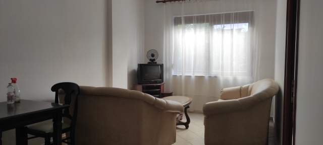 Tirane, jepet me qera apartament 1+1 Kati 1, 45 m² 22.000 Leke (Myslym Keta)