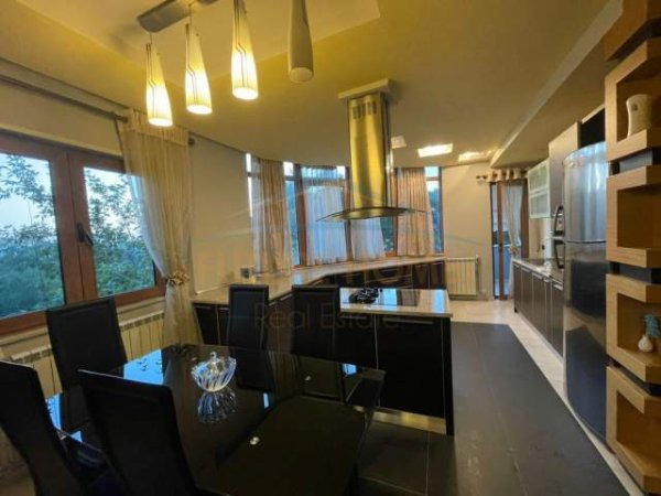 Tirane, ofert apartament duplex 3+1+BLK Kati 4, 175 m²600 Euro