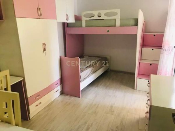 Tirane, shitet apartament 3+1+BLK Kati 9, 143 m² 185.000 Euro (Rruga e Dibres)