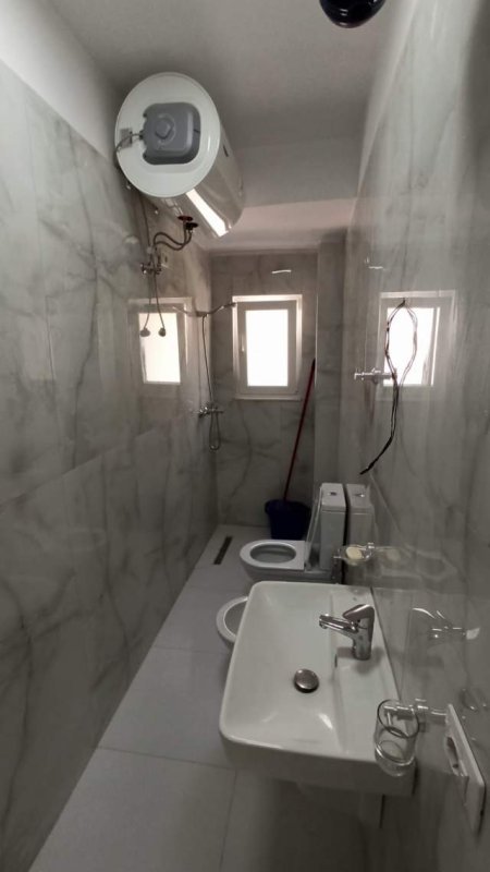 Tirane, jepet me qera apartament 2+1+BLK Kati 2, 70 m² 400 Euro (Rruga Dibres)